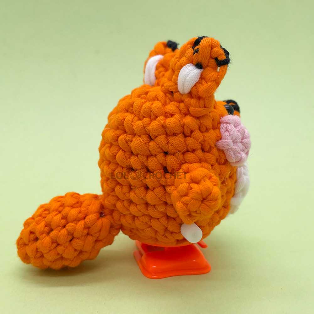 Can Walking Fox - Crochet Kit