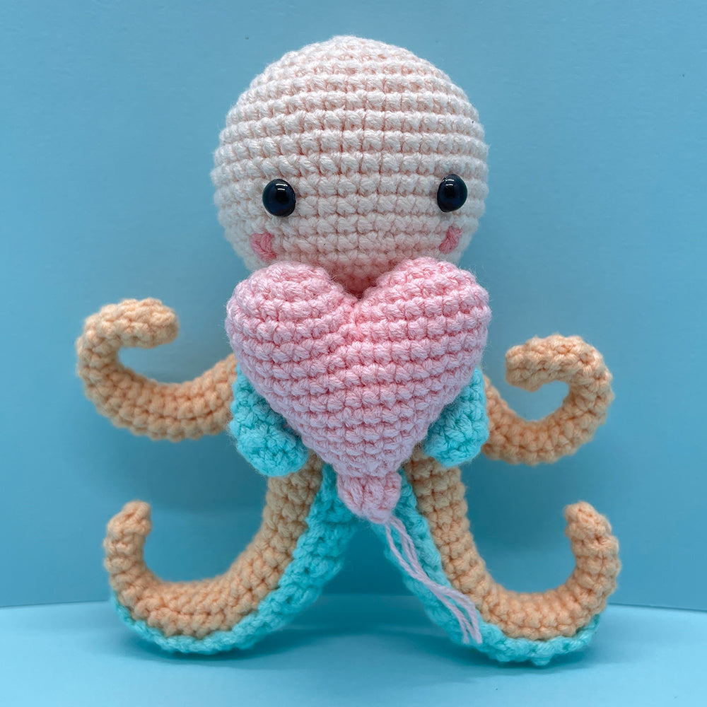 Cute Octopus and Love Ballon - Crochet Kit