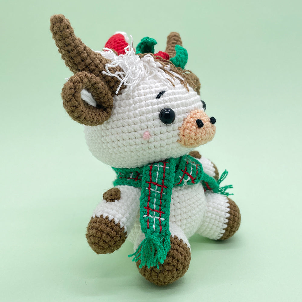 Christmas Highland Cow - Crochet Kit
